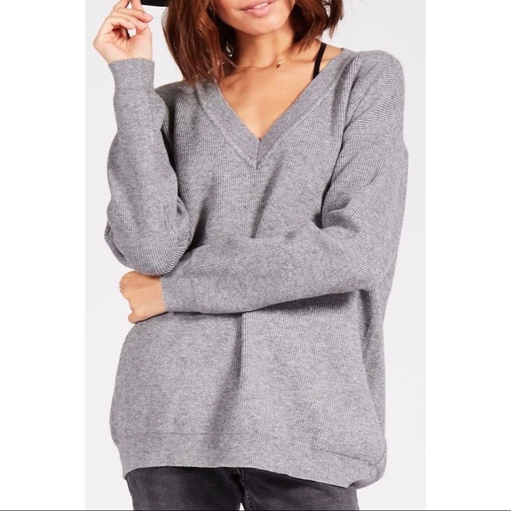 🌻 Knot Sisters Jane V-neck Sweater